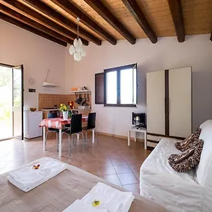 https://mini-appartamento-con-giardino-vicino-alle-spiagge.sicilyhotelsitaly.net