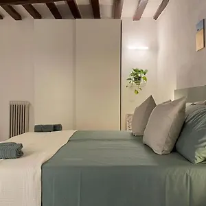 https://casa-storica-nel-cuore-di-lungarno.it-tuscanyhotel.com